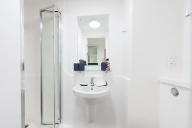 1 bed studio, Vincents Walk, City Centre, Southampton, SO141JY - Image 3